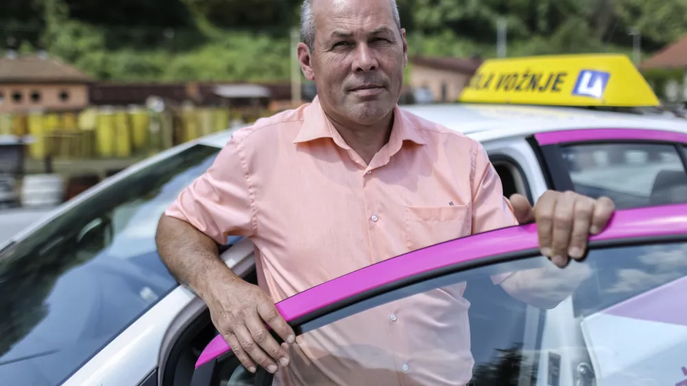 ﻿- 27.07.2016 - mag. Brane Lotrič, direktor in lastnik avtošole B&B, d.o.o., šola vožnje in treningi, Kranj  //FOTO: Jaka Gasar / Foto: Jaka Gasar