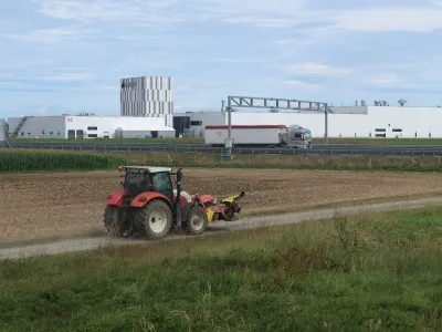 kmetijsko zemljišče, Magna, Hoče, traktor. Foto: Tatjana Pihlar