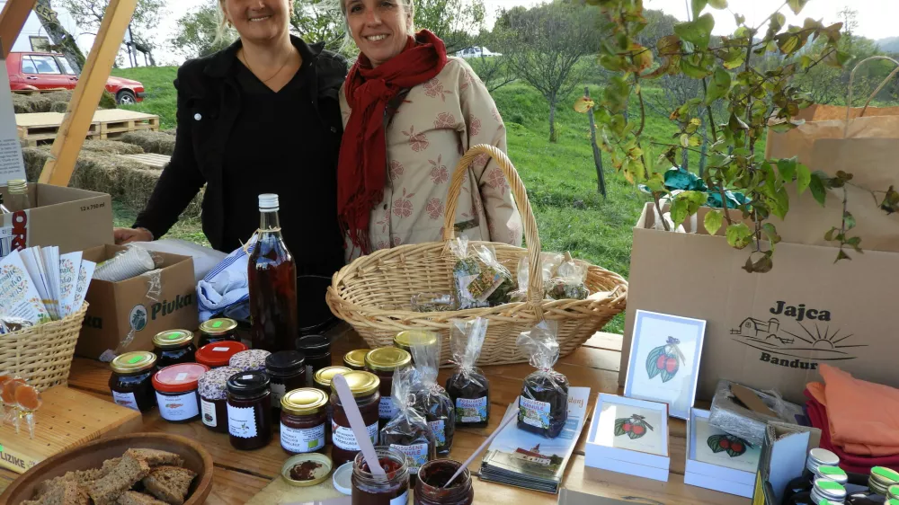 Andreja Kozmus in Darja ŠtirnFestival Divje hrane Kozjansko / Foto: Katja Petrovec 