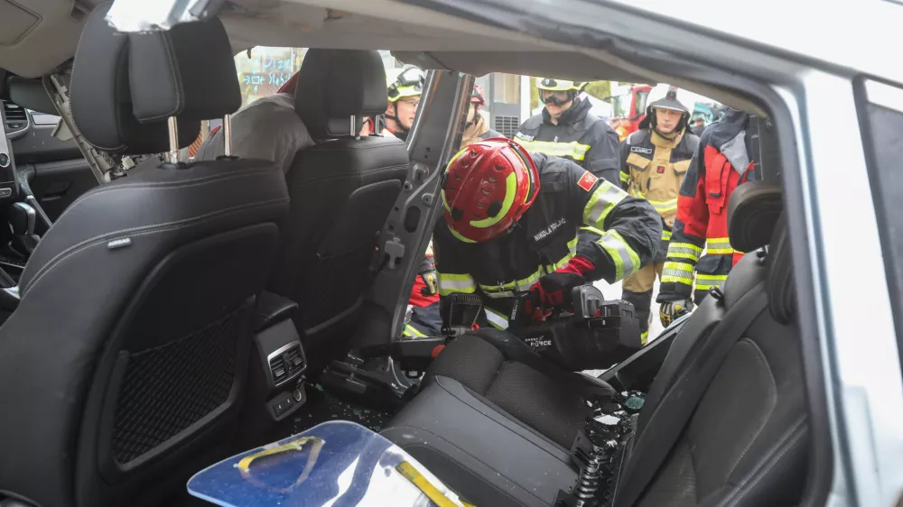 - Gasilci,- 27.09.2024. Heavy Rescue, sejemsko izobraževalni dogodek za gasilce v Ljubljani.//FOTO: Bojan Velikonja