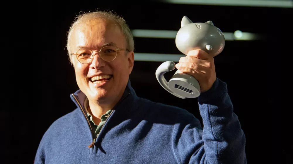 Francoski stripar Emmanuel Guibert, ko je leta 2020 prejel grand prix na festivalu Angoulem