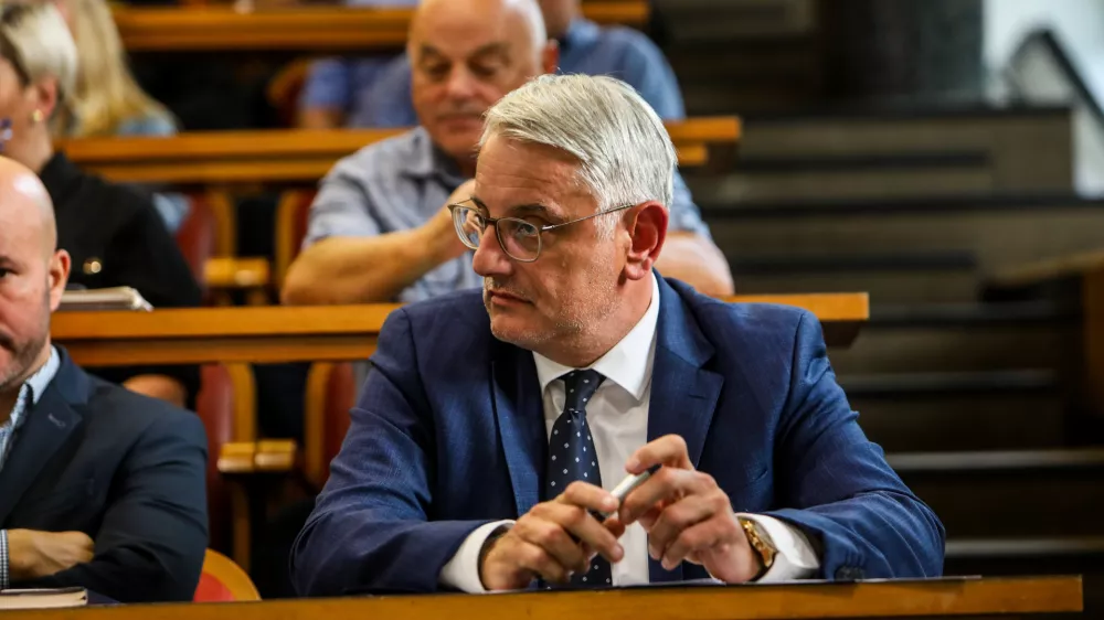 - Matjaž Han, minister za gospodarstvo, turizem in šport- 11.09.2024. - Izredna seja svetov občin Velenje in Šoštanj o dogajanju na področju energetike.//FOTO: Bojan Velikonja