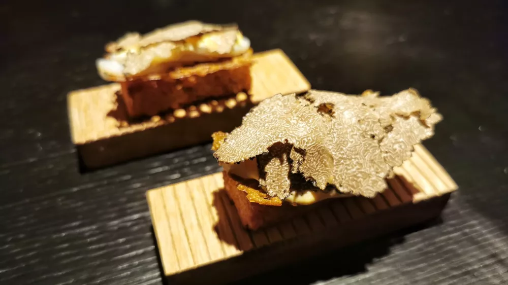 Kapesanta in poletni istrski tartuf, Restavracija Ta