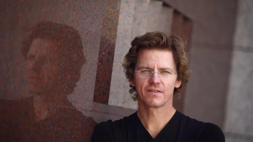 Primož Šterbenc, iniciativa OPT

Obveščanje občanov o načrtovanem posegu, ki bi lahko skrajno negativno prizadel njihovo življenjsko okolje, prek tako obskurnih kanalov je popolnoma neustrezno, če že ne kar groteskno.