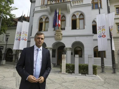 Gregor Macedoni, župan Mestne občine Novo mesto- 18.09.2023 – Novo mesto - reportaža iz mestnih središč, obnovljenih z EU sredstvi. //FOTO: Luka Cjuha