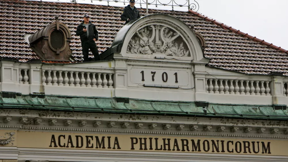 ﻿Slovenska filharmonija - varovanje - varnost - varnostniki- 08.09.2015 - uradni obisk predsednika Republike SrbijeTomislava Nikolića v Sloveniji - //FOTO: Tomaž Skale / Foto: Tomaž Skale