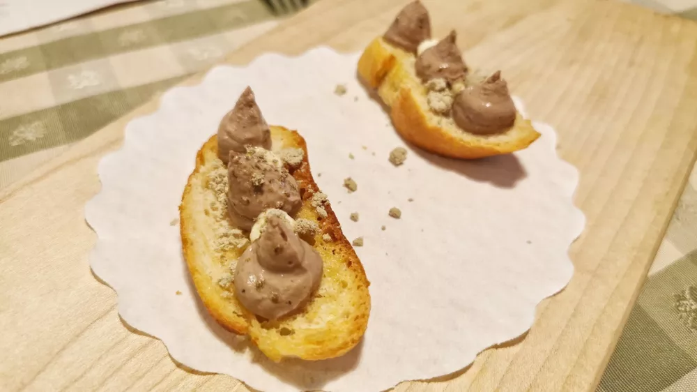 Pi&scaron;čančja pa&scaron;teta, Gostilna Pr' Bizjak