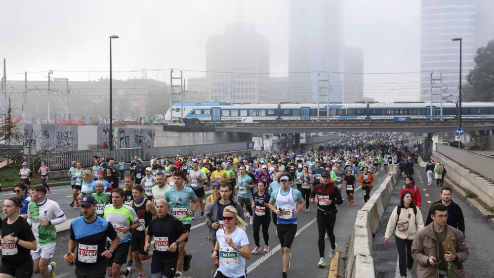 - 20.10.2024 - 28. Ljubljanski maraton - 24 tisoč tekačev - največji športno-rekreativni dogodek v državi //FOTO: Jaka Gasar