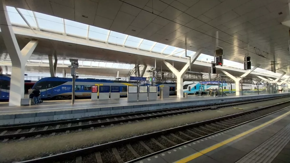 Tokrat smo se v Salzburg odpeljali z vlakom. 