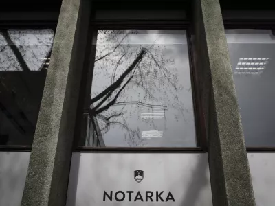 - simbolična fotografija - notarji - notar - notarka - Notarska zbornica ///FOTO: Luka Cjuha