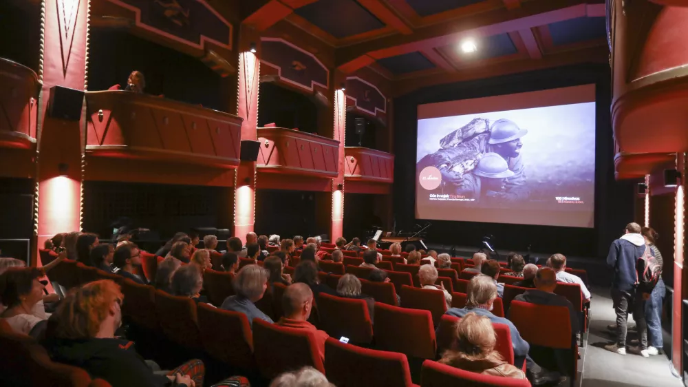 - 15.10.2023 – Kinodvor 100 let - stoletniki in stoletnice na Zajtrku pri Kinodvoru in projekcija filma Mladi Medardo - praznovanje stoletnice kina na Kolodvorski, dvajsetletnice art kina in petnajstletnice Javnega zavoda Kinodvor //FOTO: Luka Cjuha