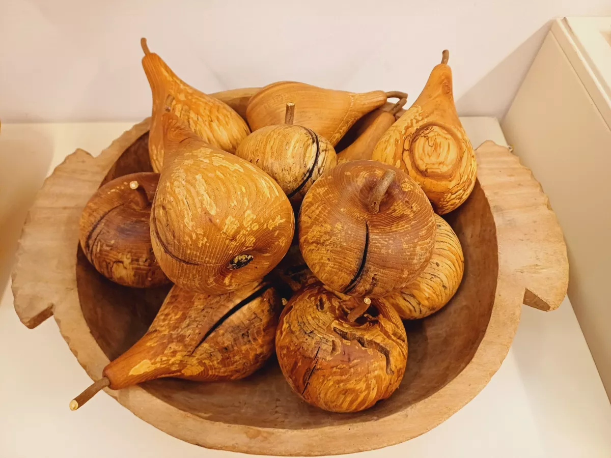 Dekorativne lesene hruške in jabolka Foto: Tina Jereb