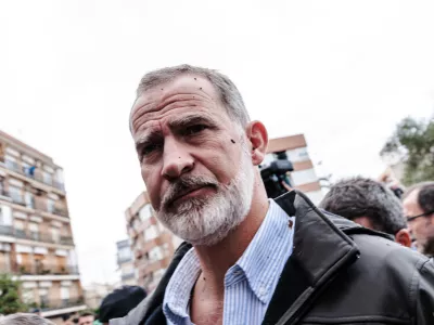03 November 2024, Spain, Valencia: Spanish King Felipe VI visits an area affected by the heavy floods in Valencia region. At least 213 people were killed in Tuesday's storms and floods in Spain's southern and eastern regions, most of them in the Valencia region. Photo: Carlos Luj&aacute;n/EUROPA PRESS/dpa