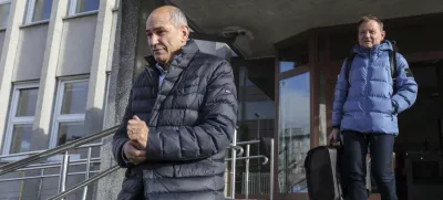 predsednik SDS Janez Janša, Franci Matoz, odvetnik Janeza Janše- 22.12.2022 – Okrožno sodišče Kranj – odškodninska tožba predsednika SDS Janeza Janše zoper sodnike in nekdanjo tožilko zaradi sodnega procesa Patria v višini 900 tisoč evrov. //FOTO: Jaka Gasar