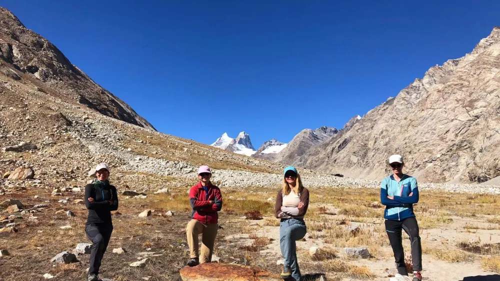 Povsem ženska postava odprave. Fotografija: Anja Petek 