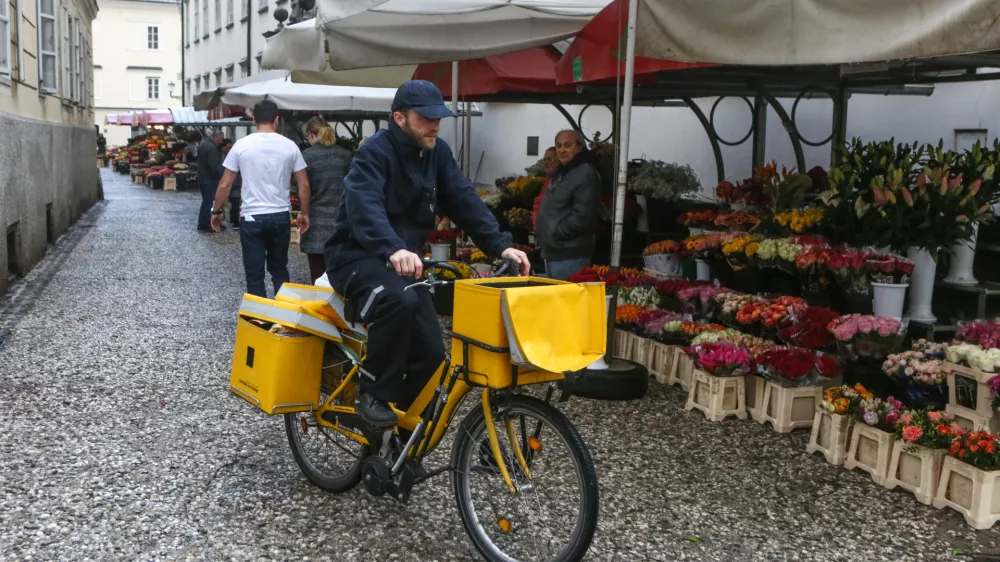 ﻿- 13.04.2018 - Tomaž Osolnik, poštar - pismonoša na kolesu – Pošta  //FOTO: Luka Cjuha. / Foto: Luka Cjuha