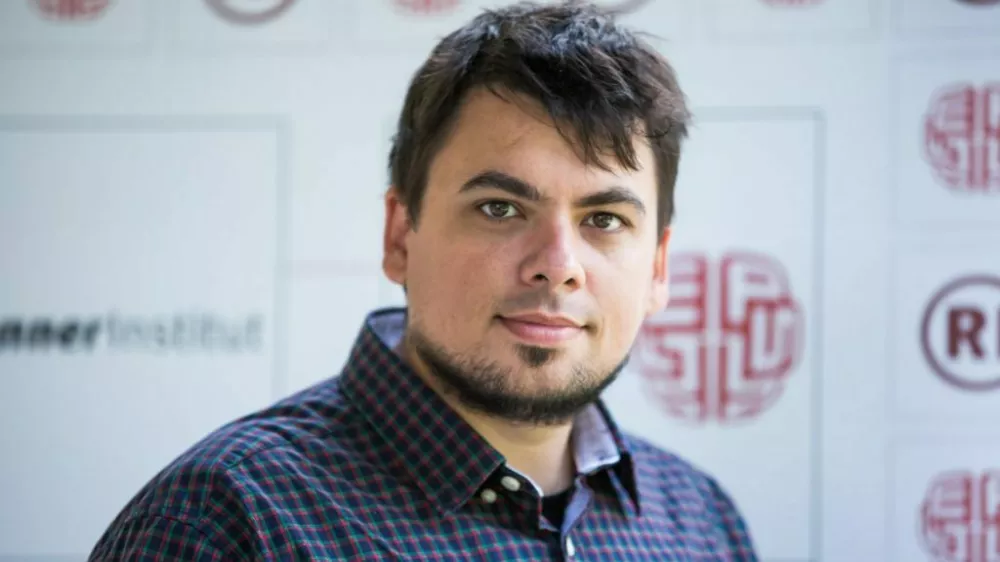 Jernej &Scaron;tromajer, politilog