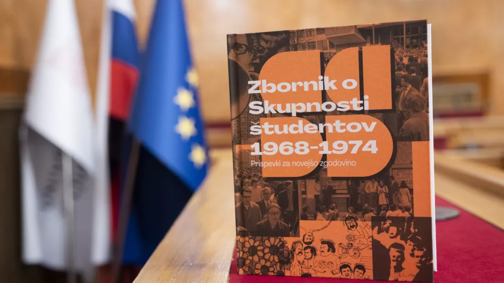 Ljubljana, Univerza v Ljubljani.Predstavitev knjige Zbornik o Skupnosti studentov 1968-74, prispevki za novejso zgodovino, ki so jo predstavili njeni soustvarjalci - nekdanji ravnatelj NUK, nekdanji predsednik SS in koordinator projekta Lenart Setinc, nekdanji sodelavec Delavske enotnosti in urednik zbornika Tomaz Ksela, filozof Mladen Dolar ter zgodovinar in recenzent Zdenko Cepic.