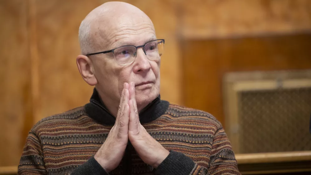 Ljubljana, Univerza v Ljubljani.Predstavitev knjige Zbornik o Skupnosti studentov 1968-74, prispevki za novejso zgodovino, ki so jo predstavili njeni soustvarjalci - nekdanji ravnatelj NUK, nekdanji predsednik SS in koordinator projekta Lenart Setinc, nekdanji sodelavec Delavske enotnosti in urednik zbornika Tomaz Ksela, filozof Mladen Dolar ter zgodovinar in recenzent Zdenko Cepic.