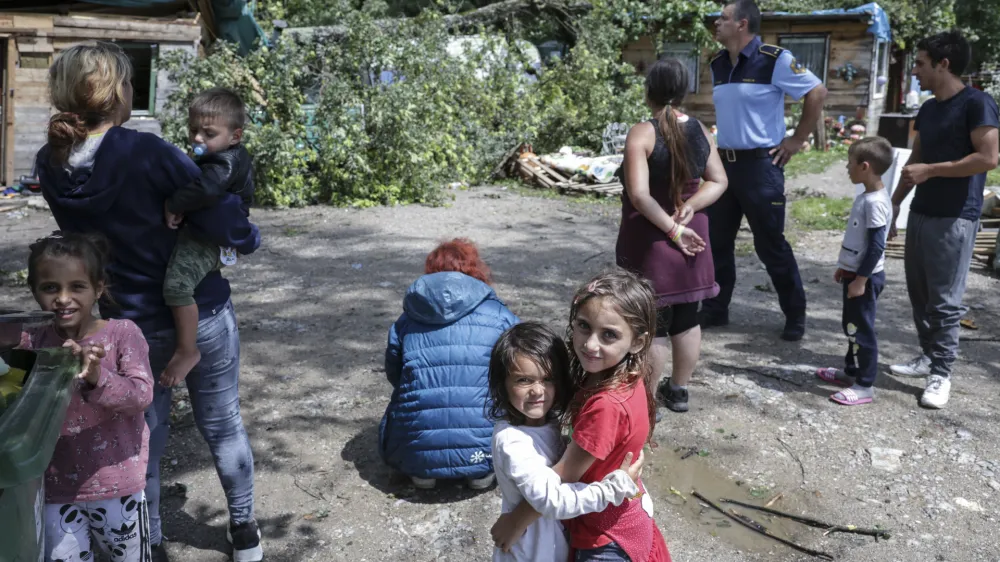 - 25.07.2023- Neurje prizadelo romsko naselje Lepovče v Ribnici //FOTO: Jaka Gasar