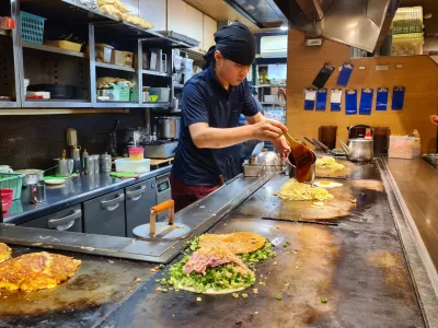 Okonomiyaki, Osaka / Foto: Maja Grobelšek