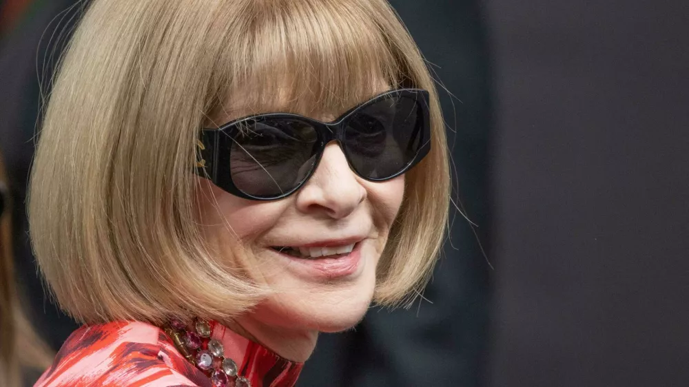 Obvezna oprema Anne Wintour so sončna očala. F Reuters