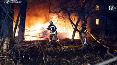 Firefighters work at the site of a residential area hit by a Russian missile strike, amid Russia's attack on Ukraine, in Sumy, Ukraine November 17, 2024. Press service of the State Emergency Service of Ukraine in Sumy region/Handout via REUTERS ATTENTION EDITORS - THIS IMAGE HAS BEEN SUPPLIED BY A THIRD PARTY. DO NOT OBSCURE LOGO.