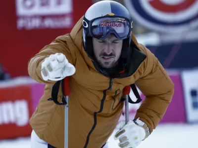 Netherland's Marcel Hirscher concentrates ahead of an alpine ski, men's World Cup giant slalom, in Soelden, Austria, Sunday, Oct. 27, 2024. (AP Photo/Gabriele Facciotti)