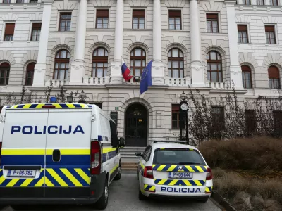 - 30.11.2018 - simbolična fotografija - Vrhovno sodišče RS - Policija - pravosodje - pravo - pravičnost - pravica - pravni sistem - tožilstvo - sodna oblast - sodišča -//FOTO: Luka Cjuha