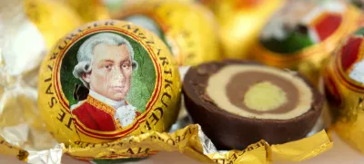 2J55M88 Vienna, Austria - August 22, 2015: the Mozartkugel, a sweet confection made of chocolate and marzipan, is a culinary specialty of Salzburg named after