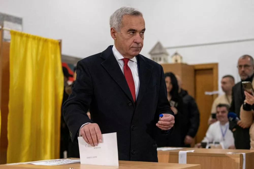 FILE PHOTO: Independent far-right candidate Calin Georgescu casts his vote on the day of the parliamentary election, in Mogosoaia, Romania, December 1, 2024. REUTERS/Alkis Konstantinidis/File Photo