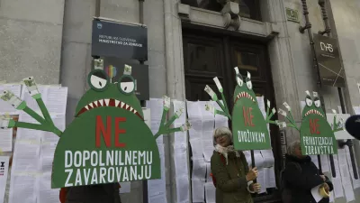 - 07.04.2023 - Protestni shod iniciative Glas ljudstva na Svetovni dan zdravja - Pohod za javno zdravstvo z Javno tribuno –zahtevali interventni zakon, v katerem predlagajo rešitve za krepitev javnega zdravstva - paket dveh zakonskih sprememb, ukinitev dopolnilnega zdravstvenega zavarovanja in predlog za pravičnejši davek - protest //FOTO: Luka Cjuha