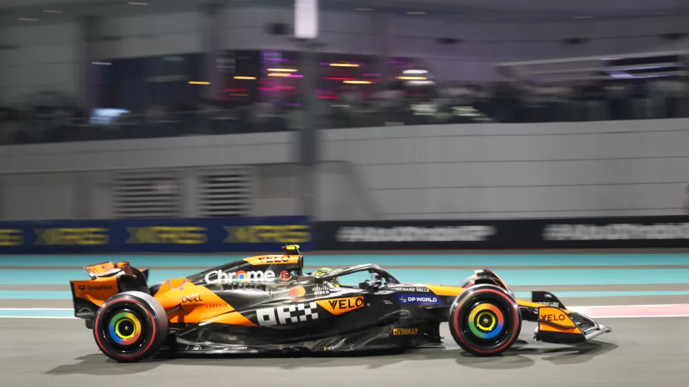 McLaren driver Lando Norris of Britain in action during the qualifying for the Formula One Abu Dhabi Grand Prix at the Yas Marina Circuit in Abu Dhabi, UAE, Saturday, Dec. 7, 2024. (AP Photo/Darko Bandic)