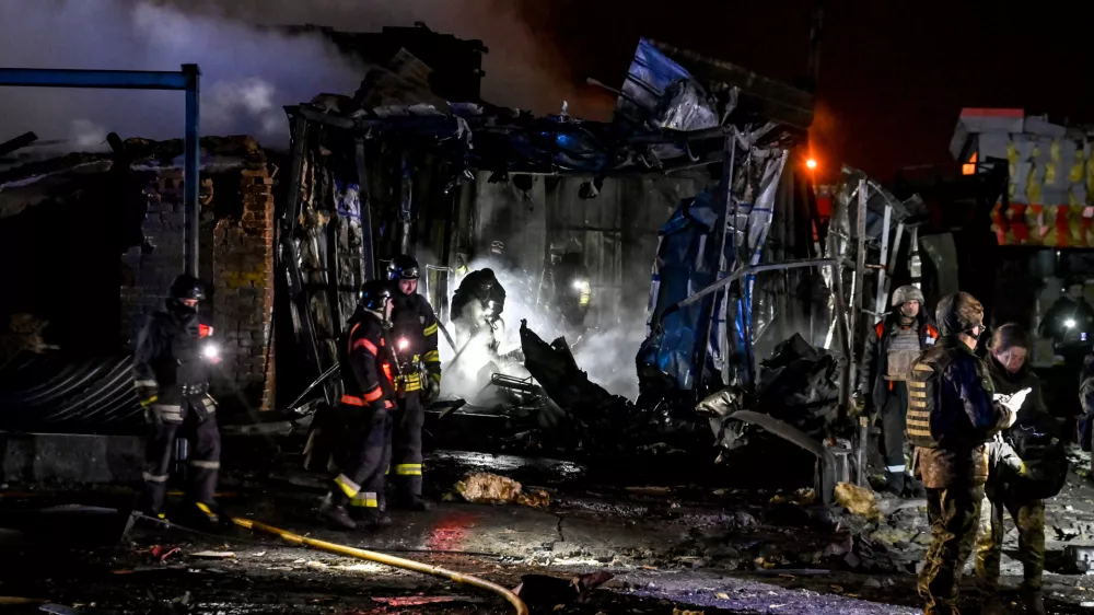 06 December 2024, Ukraine, Zaporizhzhia: First responders deal with the consequences of a Russian airstrike in Zaporizhzhia in south-eastern Ukraine. Several people have been killed in a Russian glide bomb attack in the south-eastern Ukrainian city of Zaporizhzhia. Photo: -/Ukrinform/dpa