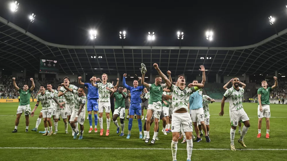 Slavje po uvrstitvi Ratnik Marcel29.08.2024 NK Olimpija: FK Rijeka, kvalifikacije za Evropska konferenčna liga Foto: Nik Erik Neubauer