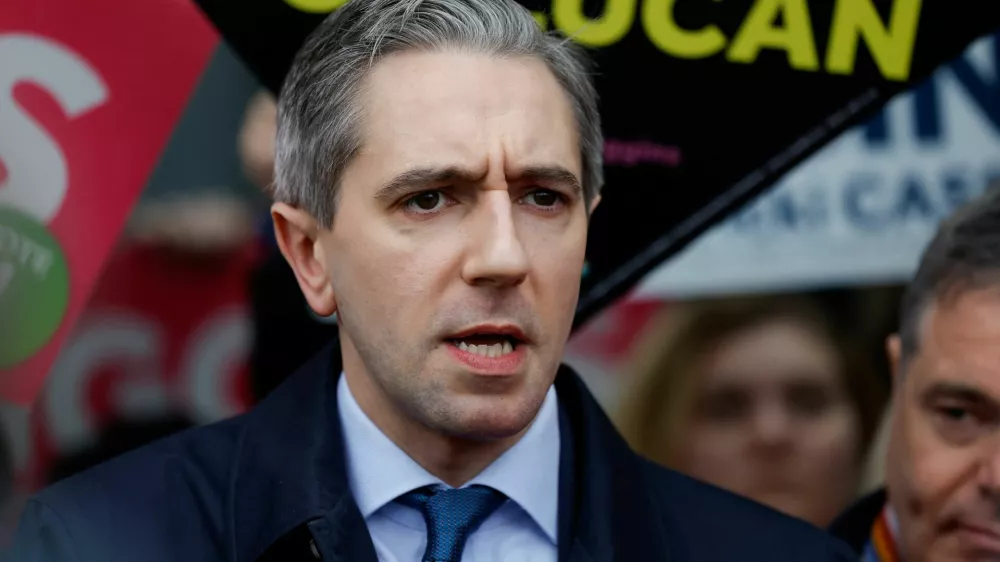 Ireland's Taoiseach (Prime Minister) and Fine Gael party leader Simon Harris attends a campaign event, ahead of Ireland's general election, in Lucan, near Dublin, Ireland November 28, 2024. REUTERS/Clodagh Kilcoyne