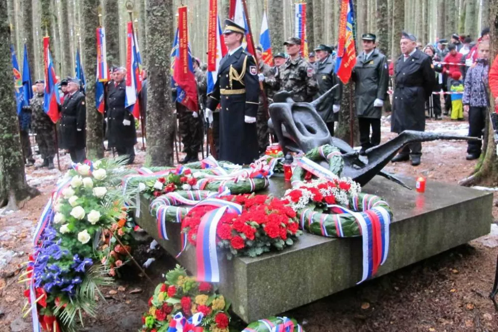 Spominska komemoracija ob obletnici padca Pohorskega bataljona na Osankarici / Foto: Wikipedija