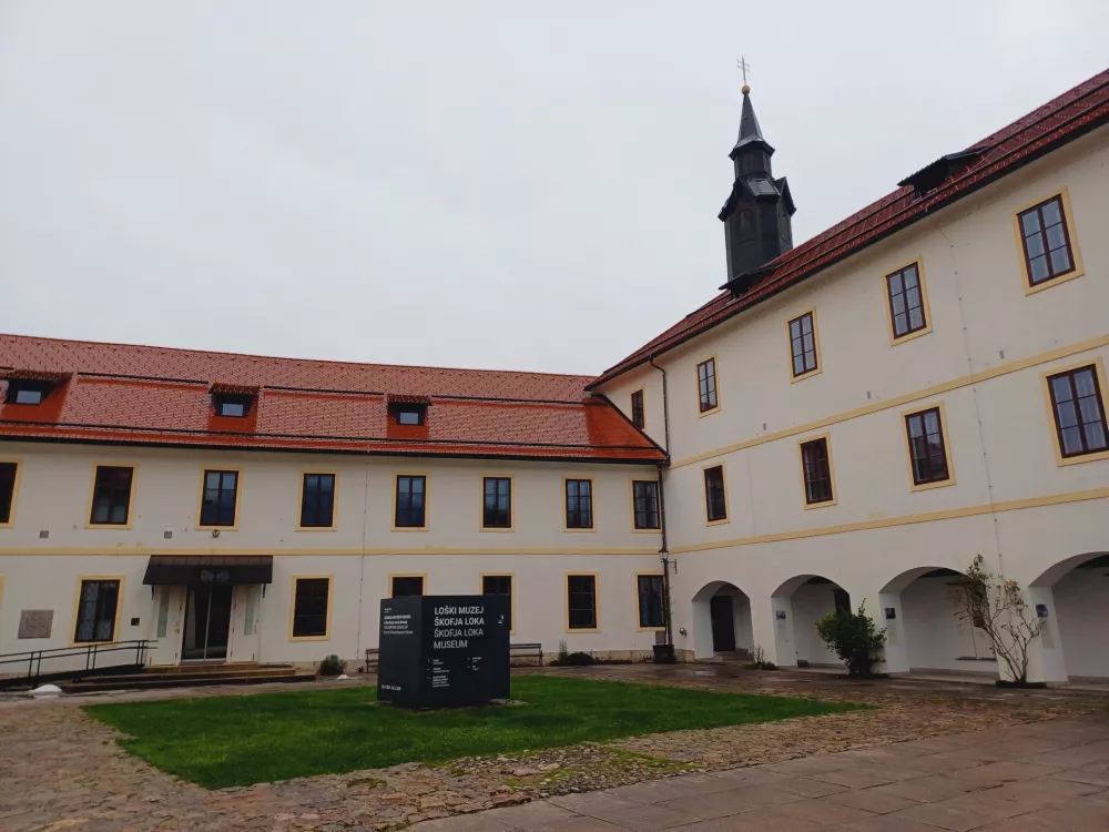 V Loškem muzeju, ki domuje v loškem gradu v Škofji Loki, je zaživela Tavčarjeva knjižnica. Foto: Tina Jereb