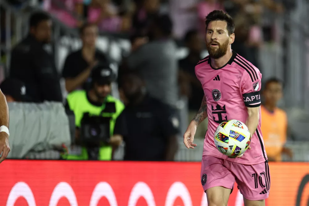 Nov 9, 2024; Fort Lauderdale, Florida, USA; Inter Miami FC forward Lionel Messi (10) plays the ball in the first half against the Atlanta United FC in a 2024 MLS Cup Playoffs Round One match at Chase Stadium. Mandatory Credit: Nathan Ray Seebeck-Imagn Images