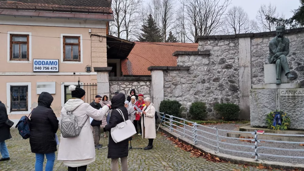 Turistično društvo BlagojnaBranje Ivana Cankarja, obletnica smrti, VrhnikaFoto: Miha K. Turk