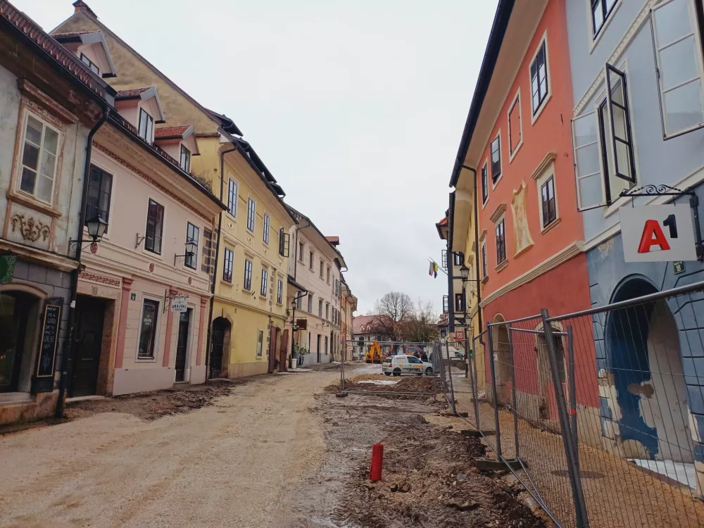 V &Scaron;kofji Loki so se lotili testiranja in nadgradnje sistema alarmiranja ob naravnih nesrečah ali drugih izjemnih dogodkih. Foto: Tina Jereb