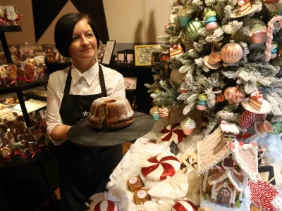 12.12,2024 - trgovina Deli, slaščičarna Zvezda, poticaFoto: Tomaž Skale