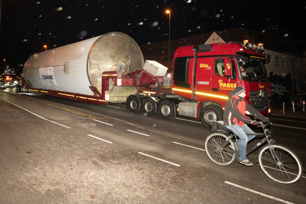 Na cesti proti Primorski lahko v tem času pričakujemo  številne zastoje. Foto: Nik Erik Neubauer