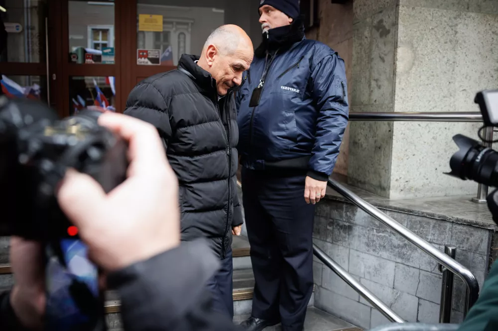 Janez Jan&scaron;a se je udeležil sodne obravnave v zadevi Trenta. Foto:&nbsp;&nbsp;Bojan Velikonja