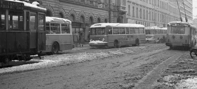 Od 1951 do 1958 so vozili »skupaj« tramvaji, trolejbusi in avtobusi. / Foto: Marjan Ciglič, Hrani Muzej Novejše In Sodobne Zgodovine