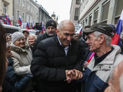 - Janez Janša, predsednik stranke SDS.- 12.12.2024. - Neprijavljen shod v podporo Janezu Janši ob sojenju v zadevi Trenta v Celju pred Okrožnim sodiščem.//FOTO: Bojan Velikonja