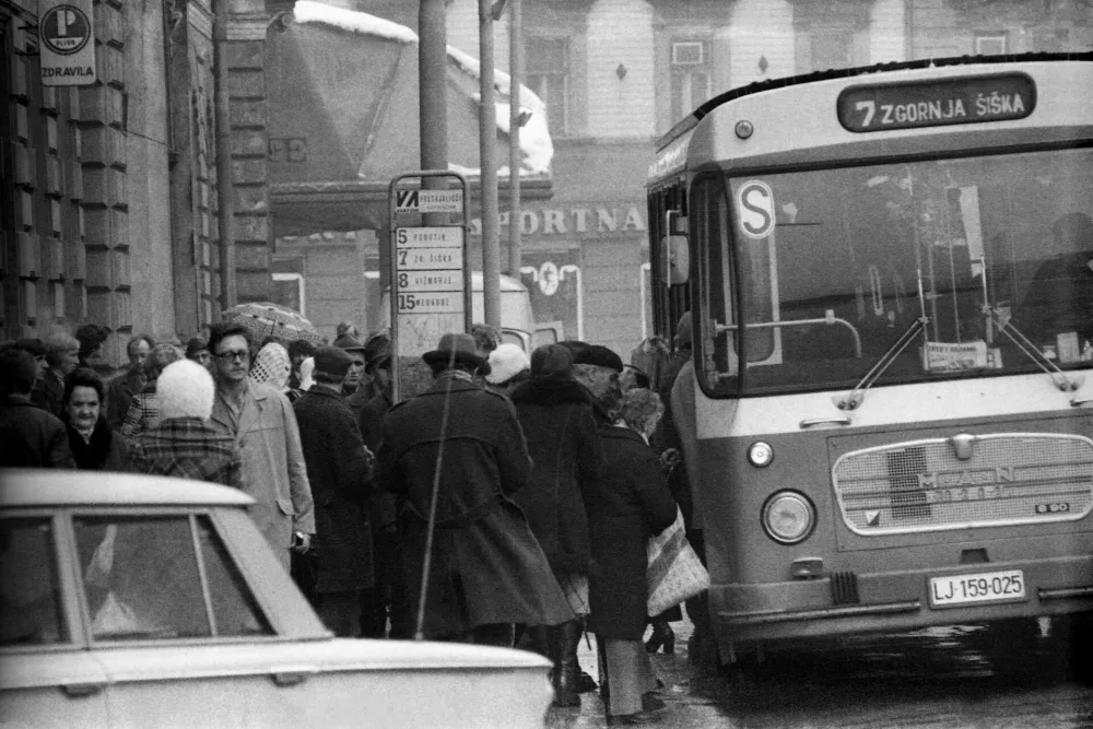 Mestni potniški promet, 1976Hrani: MNZS