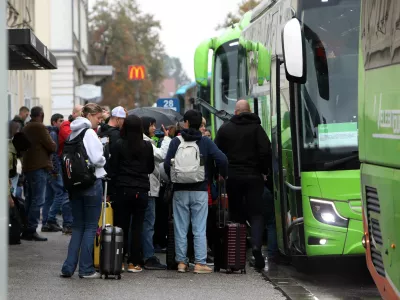 18.10.2024 - avtobusna postaja, gneča, vrsta, potnikifoto: Tomaž Skale