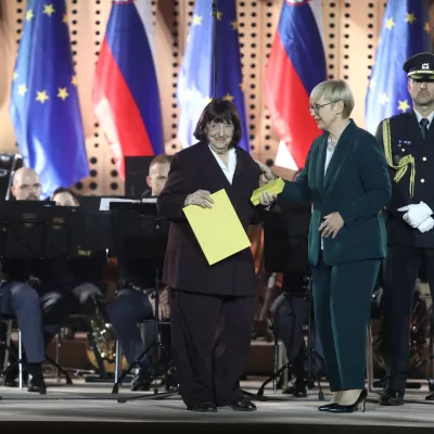 Zlati red za zasluge je dobila pediatrinja, psihiatrinja in humanitarka Anica Mikuš Kos. Foto: Luka Cjuha