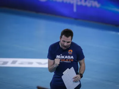 ﻿glavni trener Luka Slabe- odbojka - ACH Volley - Marek Union Dupnica, liga prvakov, skupina A, 2. krog:- Odbojkarji ACH Volleyja so s 3:0 premagali bolgarskega prvaka Marek Union Dupnico//FOTO: Luka Cjuha